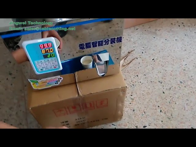 Poloautomatický dávkovací stroj na bylinkový prášek 100–500 g | Efektivní balení