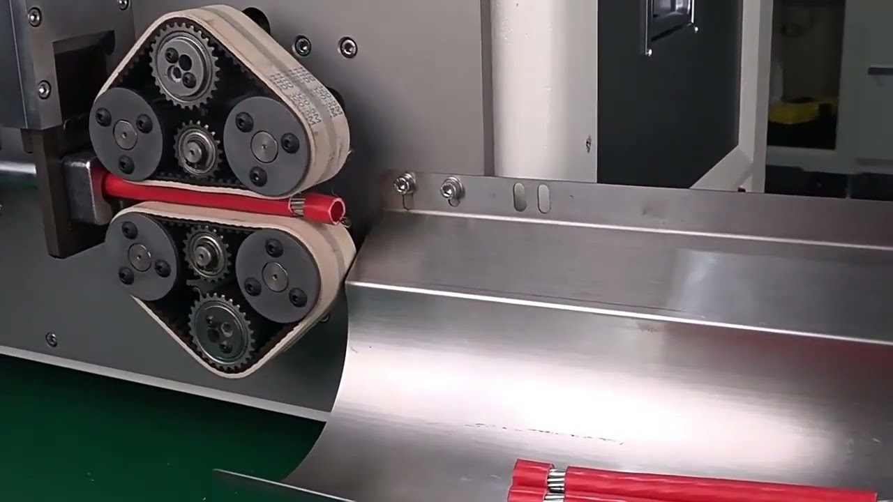 Automatický odizolovací a řezací stroj na kabely 0,5–70 mm² s dotykovým displejem