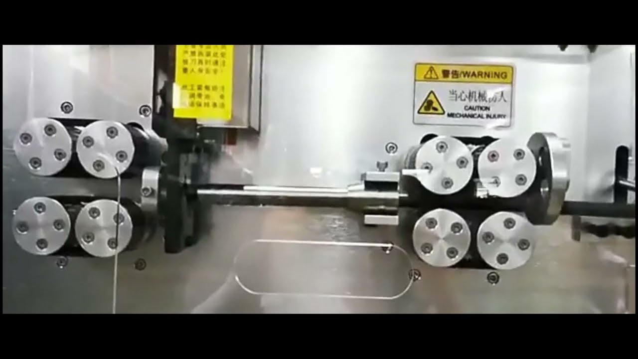PLC řízený automatický stroj na řezání a odizolování kabelů z nerezové oceli s PVC povlakem
