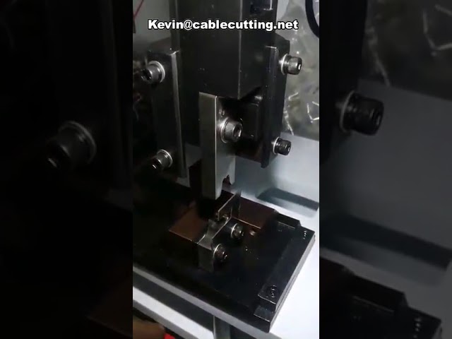 Profesionální formy a matrice pro krimpovací stroje na terminály