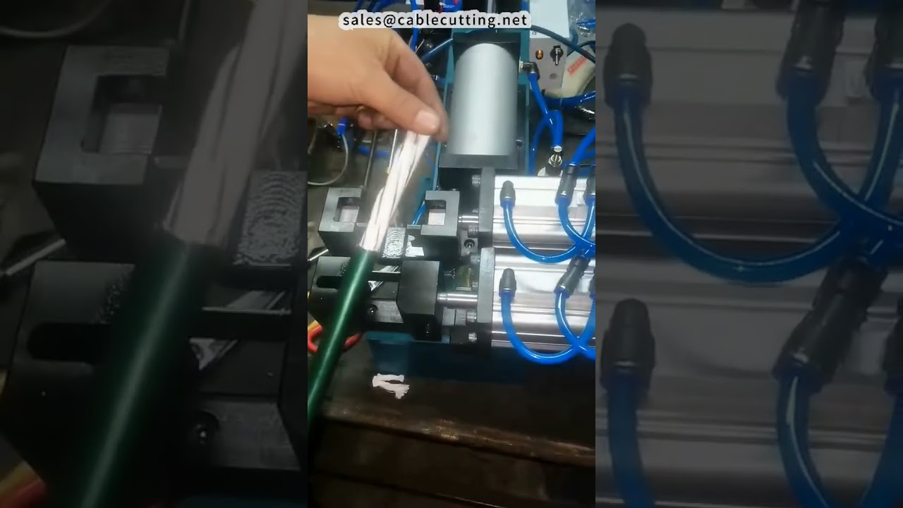 Výkonný odizolovací stroj na dráty Model 416 – ukázka s drátem 20 mm