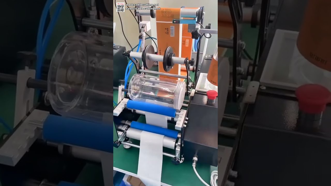 Poloautomatický etiketovací stroj na kulaté lahve, sklenice a plechovky – ideální pro malovýrobu