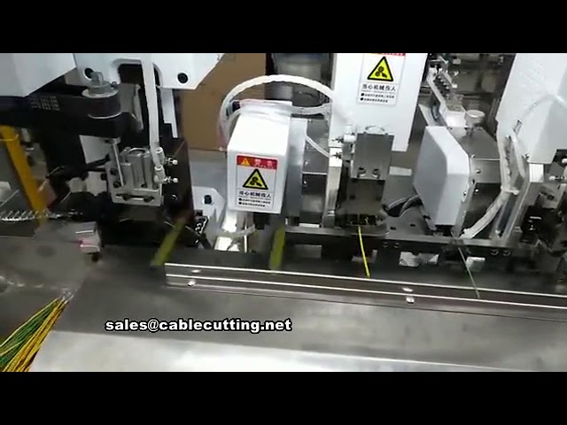 Automatické krimpování a spojování kabelových koncovek na obou koncích – výkonný stroj pro automatizaci výroby