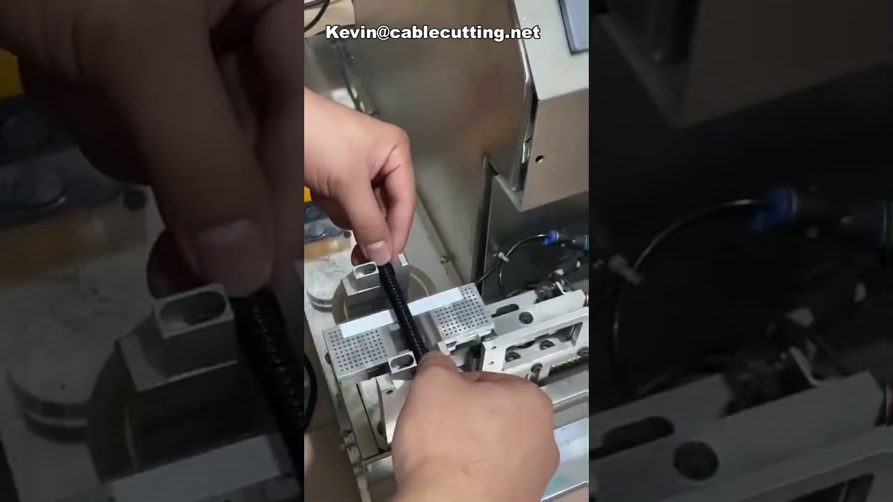 Poloautomatický stroj na samolepicí etikety pro USB kabelové svazky, hadice a ocelové dráty – skládání etiket