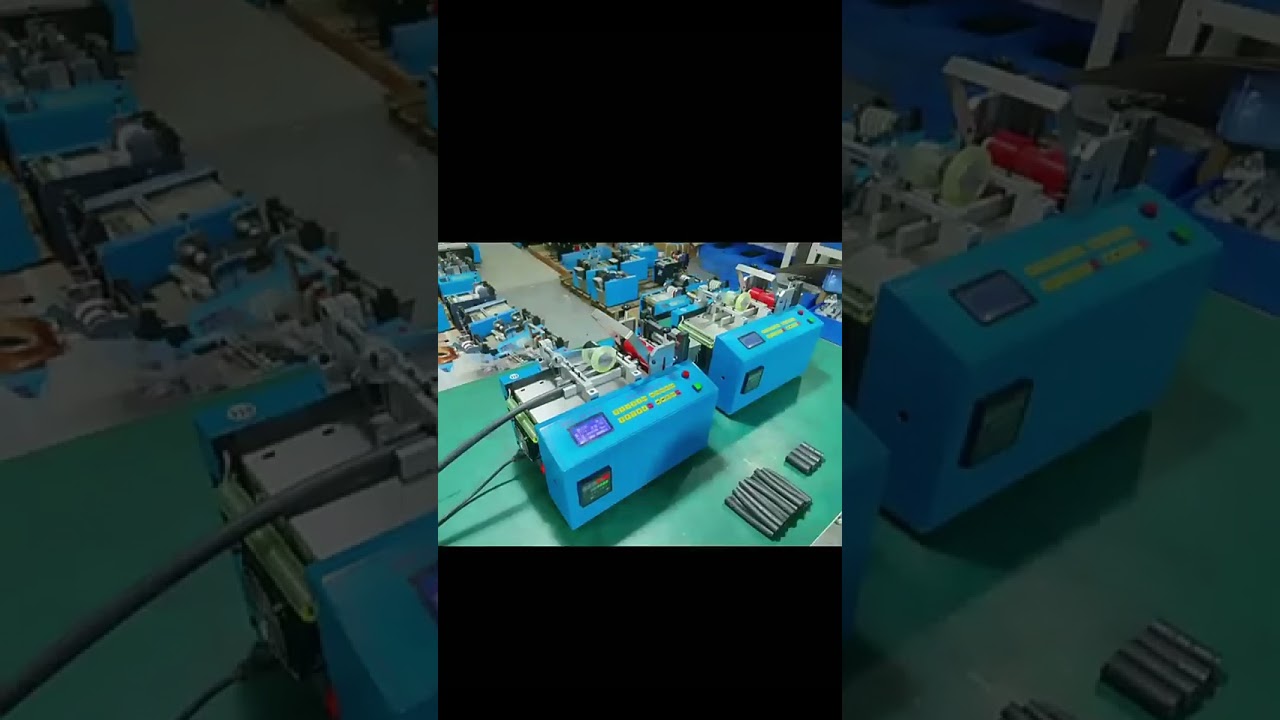 Automatický stroj na přesné řezání plechů (olovo, cín, zinek, titan) – konstantní délka