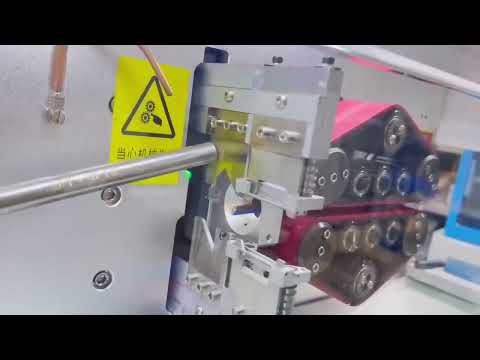Odizolovací stroj pro kabely 12 mm – odstranění vnějšího pláště i jader v jednom kroku
