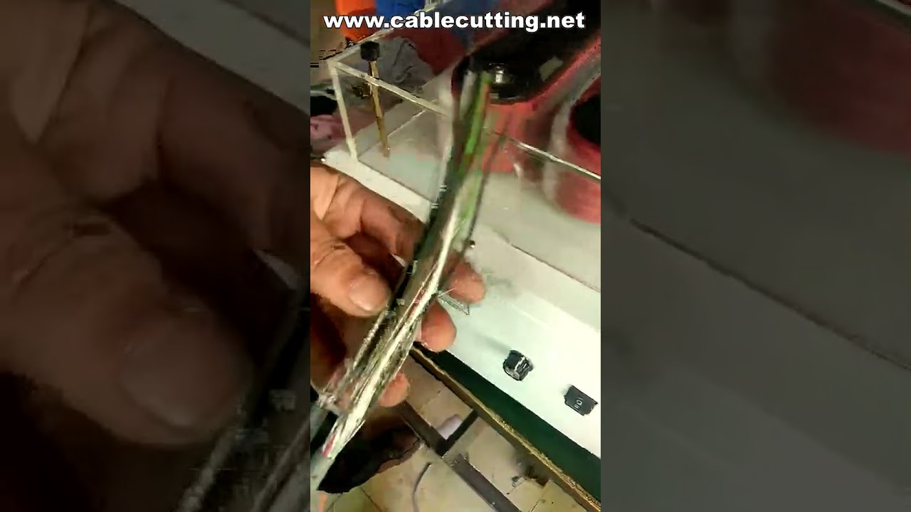 Dělicí a česací stroj pro stíněné síťování | Automatizace zpracování vodičů
