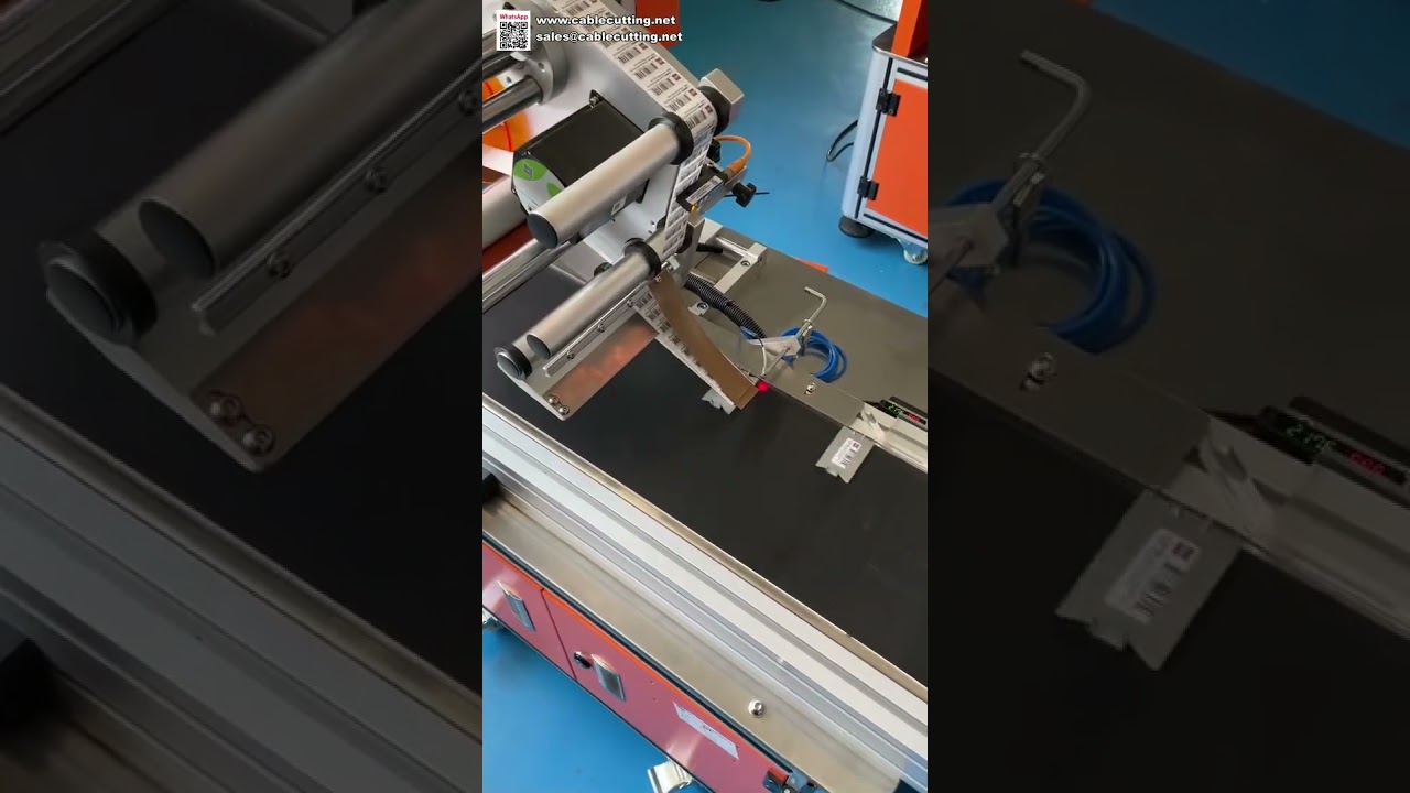 Automatický etiketovací stroj pro rovné plochy | Přesný aplikátor samolepek na kovové desky a díly