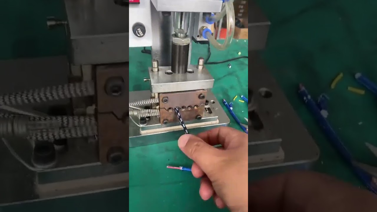Poloautomatický tepelný odizolovací stroj pro různé průměry drátů #továrna #stroj