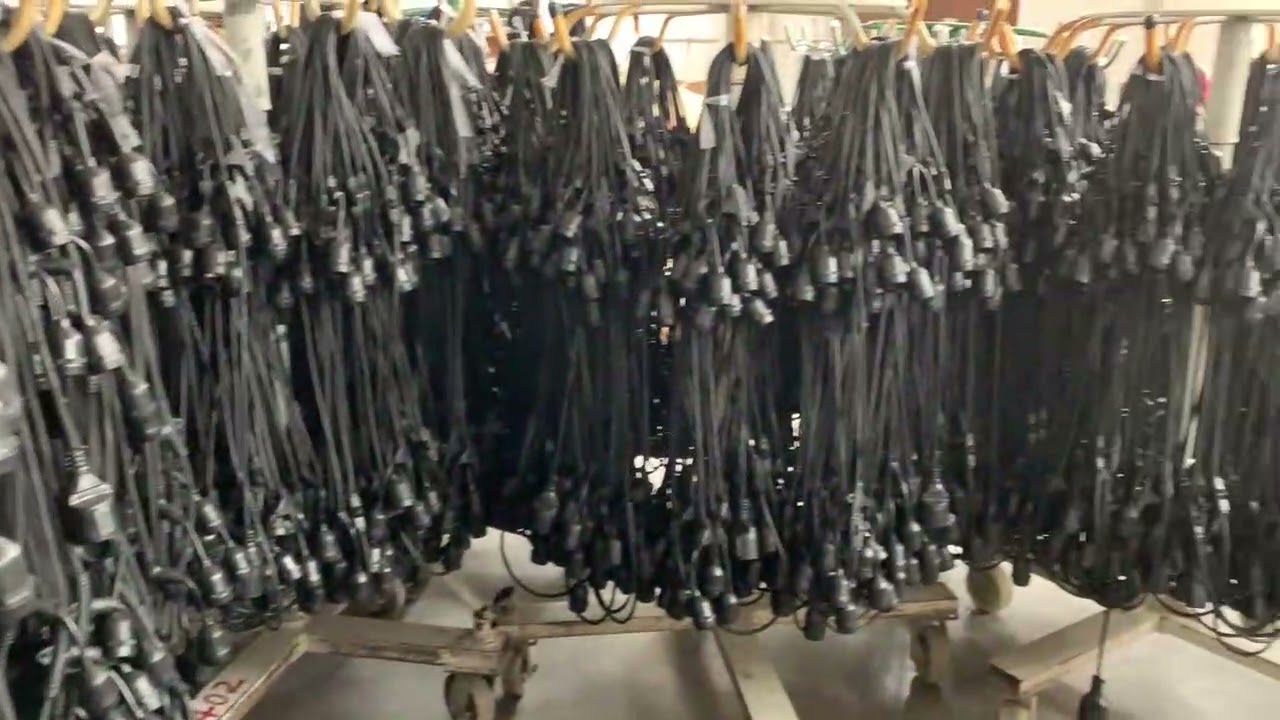Univerzální napájecí kabel USA NEMA 5-15P na C13 – 15A/10A pro počítače a servery