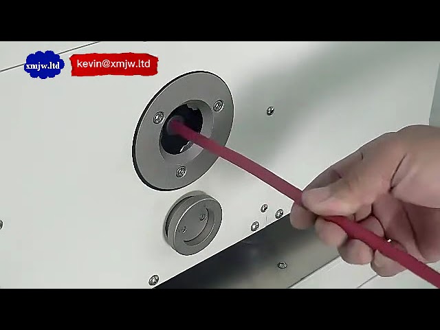 Automatický šroubovací stroj na MC4 konektory – montáž a instalace kabelových svazků