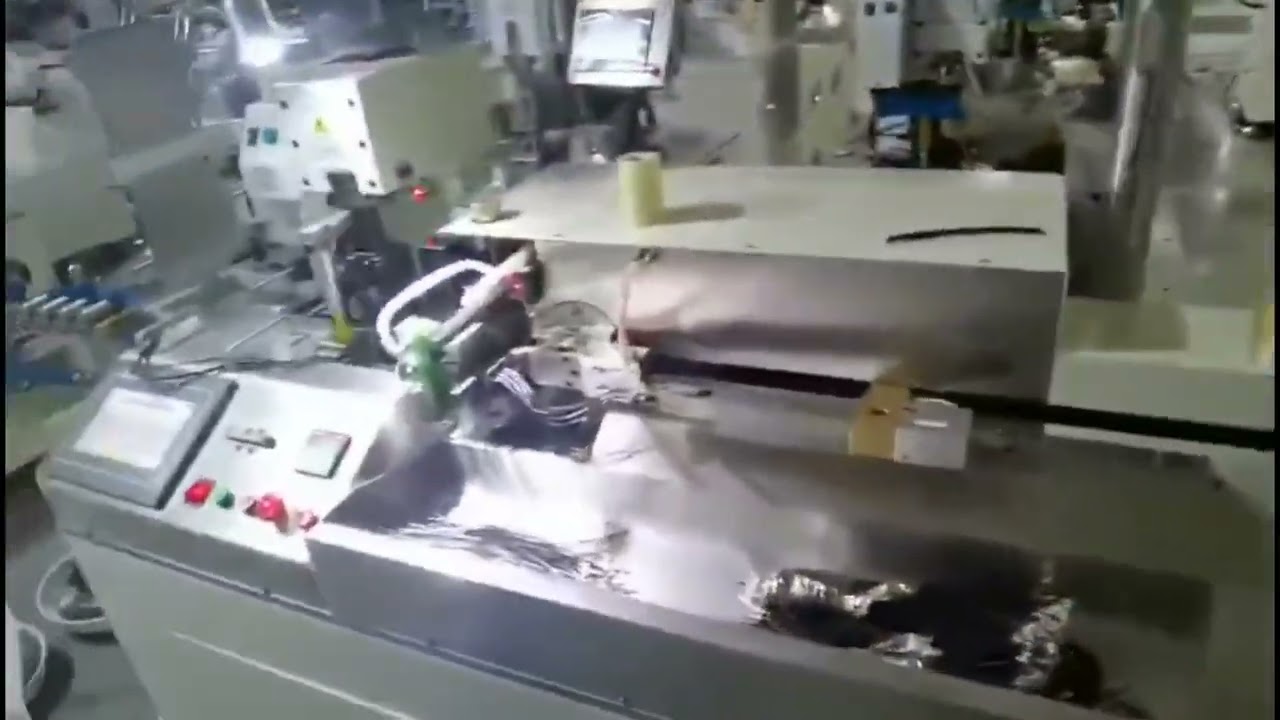 Automatické krimpování a pocínování drátěných svazků – stroj pro výrobu kabelových svazků