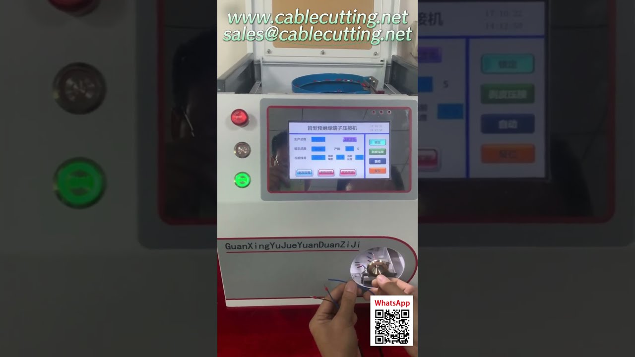 Automatická krimpovací pistole na trubkové konektory s vibračním podavačem