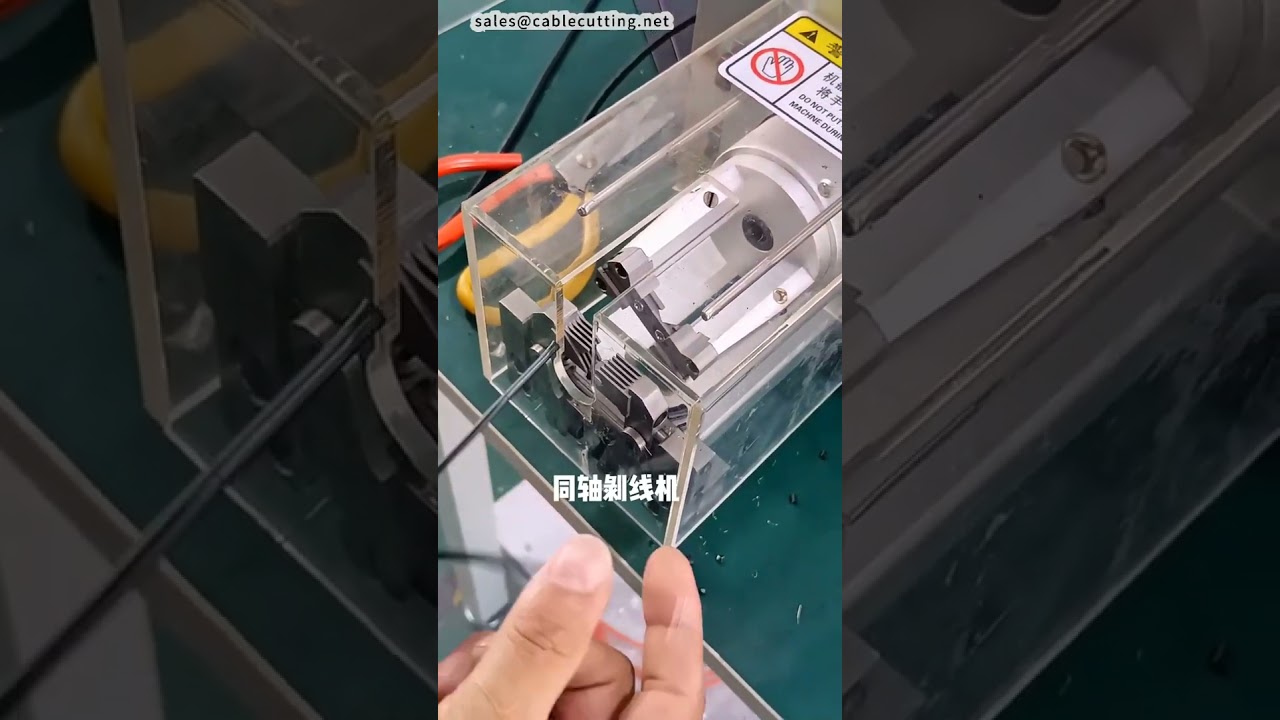 Ukázka moderního zařízení pro výrobu kabelových svazků