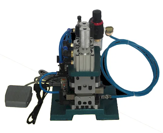 Pneumatický stroj na odizolování a skávání vodičů WPM-3FT - Skávání a odizolování vodičů