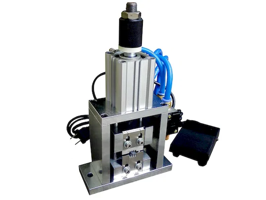 Vertikální systém stroje na řezání hliníkové fólie WPM-901 - Odizolovávač HDMI kabelů